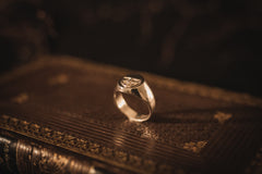 Blue Moon Signet